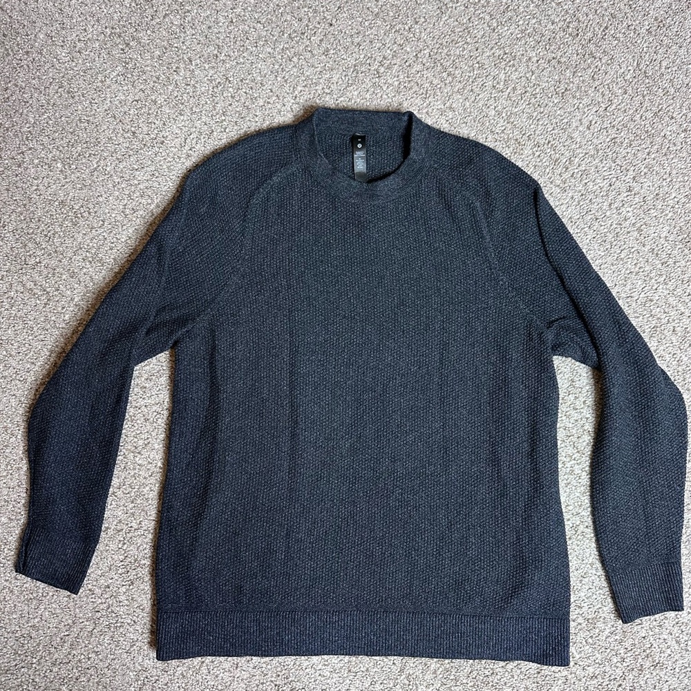 Lululemon Men's Size Medium Heather Black Textured Knit Crewneck Sweater EUC